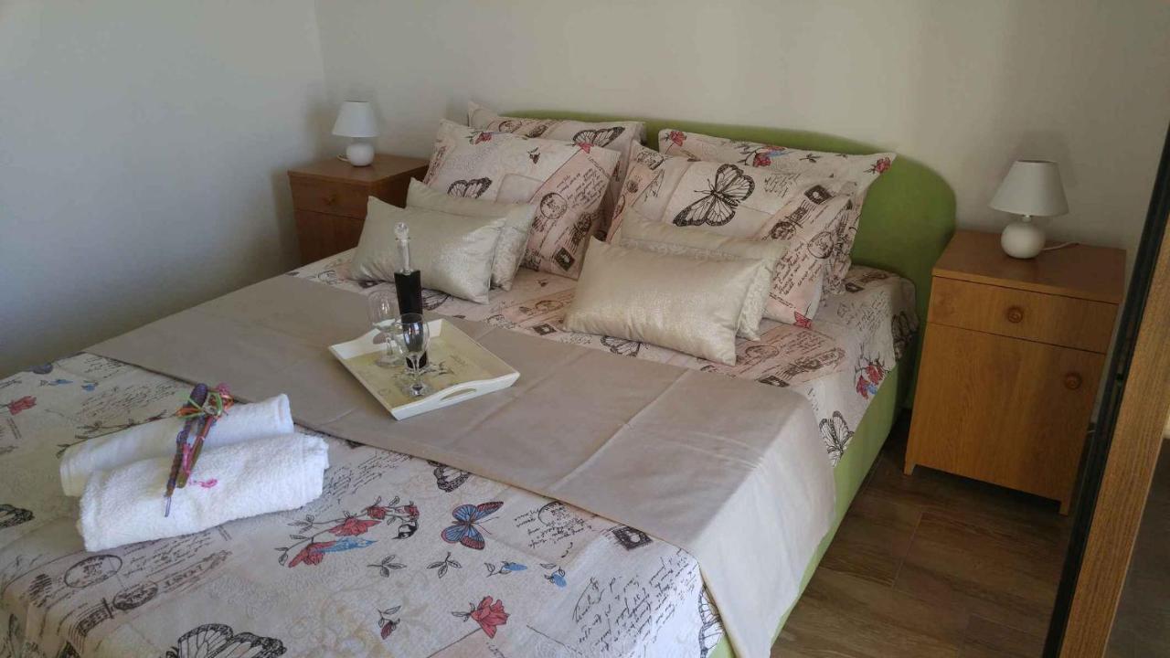 Vera Apartment 1 Rogoznica  Room photo
