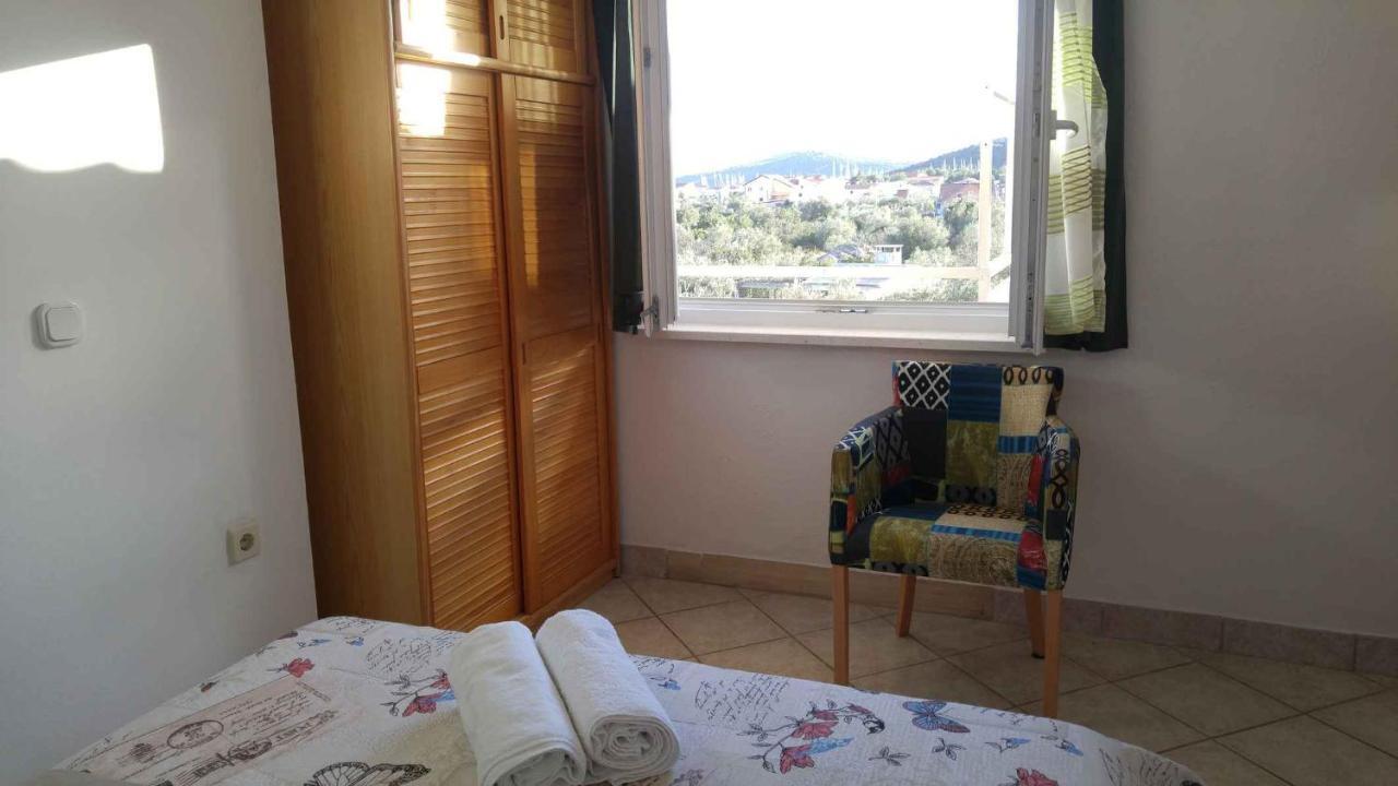 Vera Apartment 1 Rogoznica  Room photo